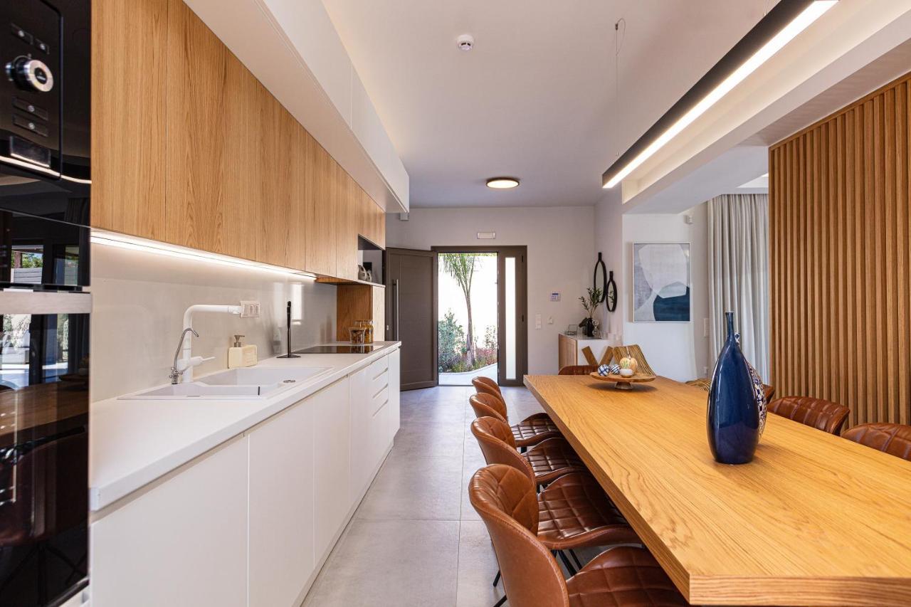 Lagoon Seabreeze Villa, Sumptuous Retreat, By Thinkvilla Pánormos المظهر الخارجي الصورة
